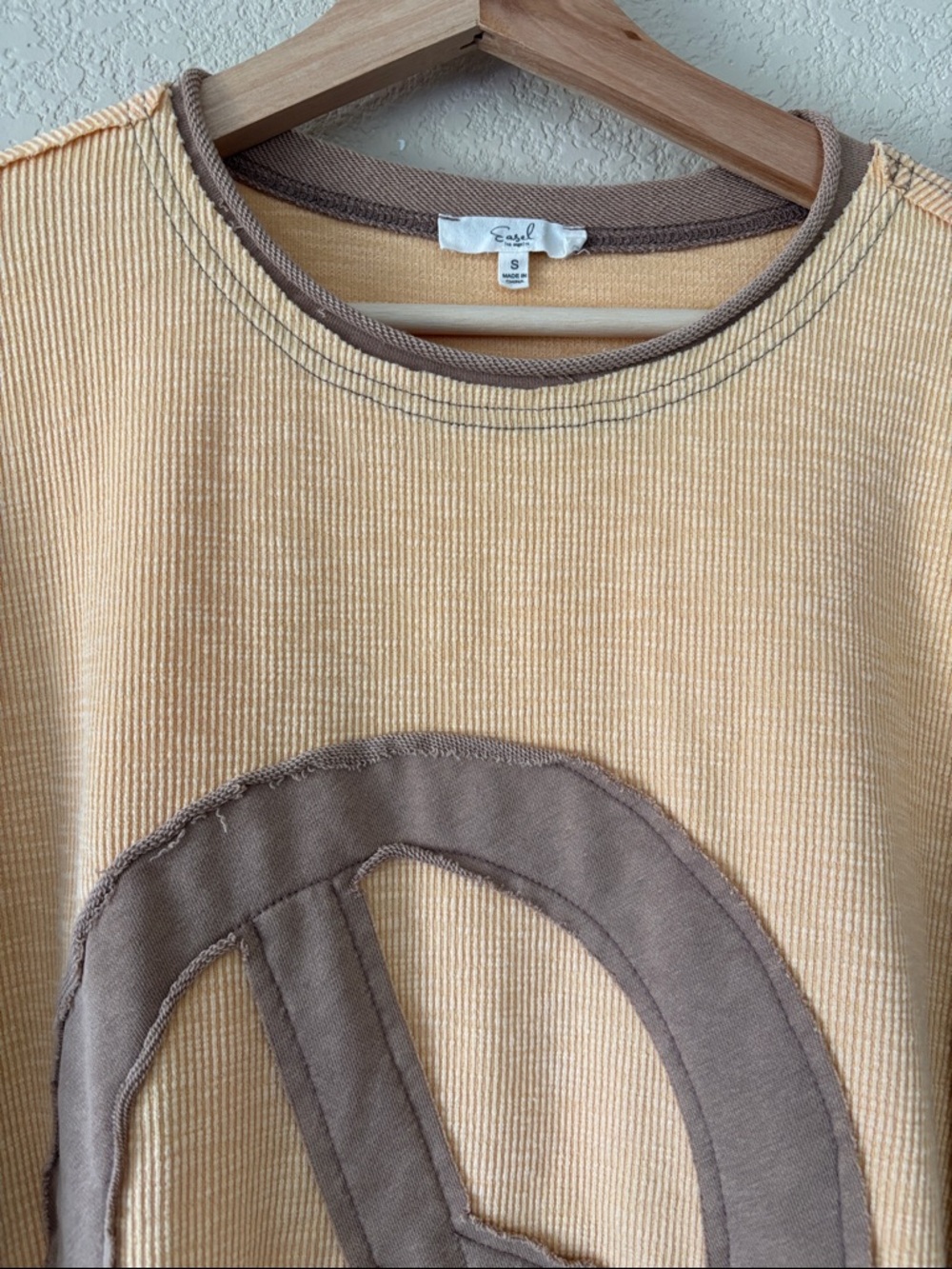 Easel Peace Patch Top With Peace Sign Graphic and Plaid Sleeves - Picture 3 of 4